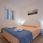 - New Near Podvrske Апартаменты Муртер