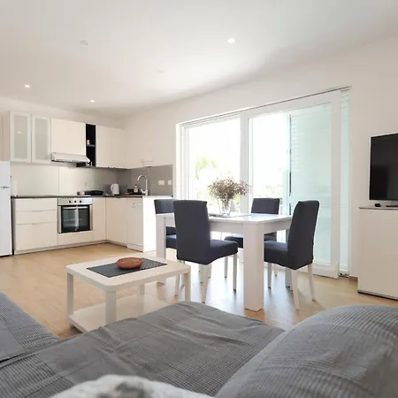 - New Near Podvrske *