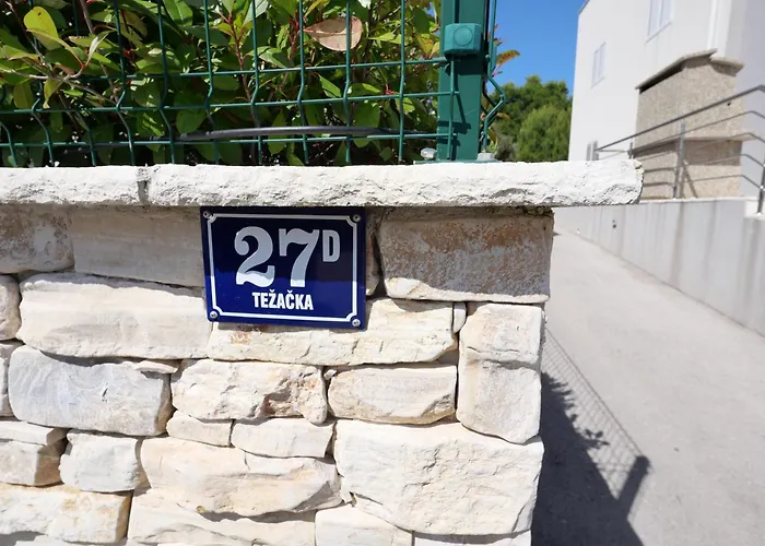 - New Near Podvrske Appartamento Murter