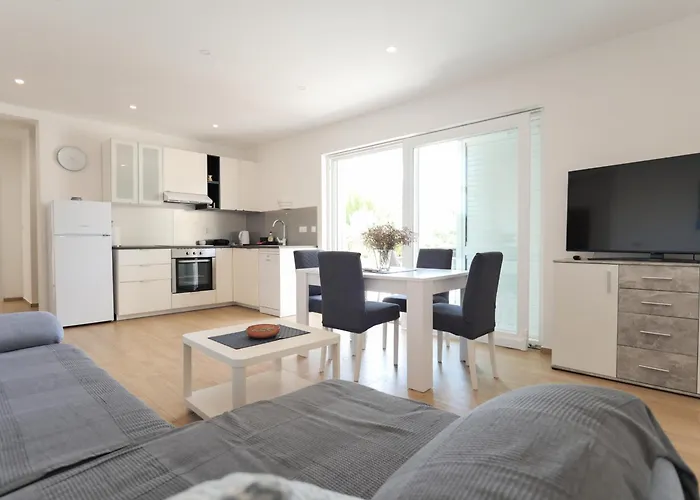 - New Near Podvrske *