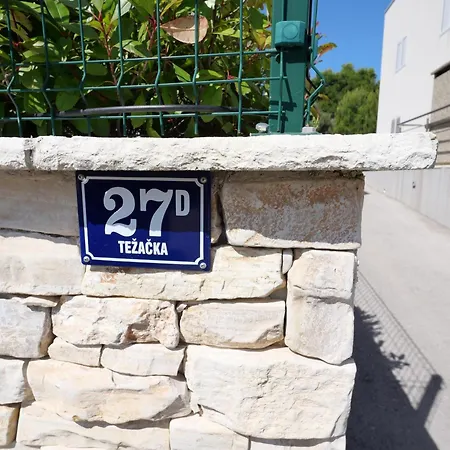 - New Near Podvrske Apartment Murter