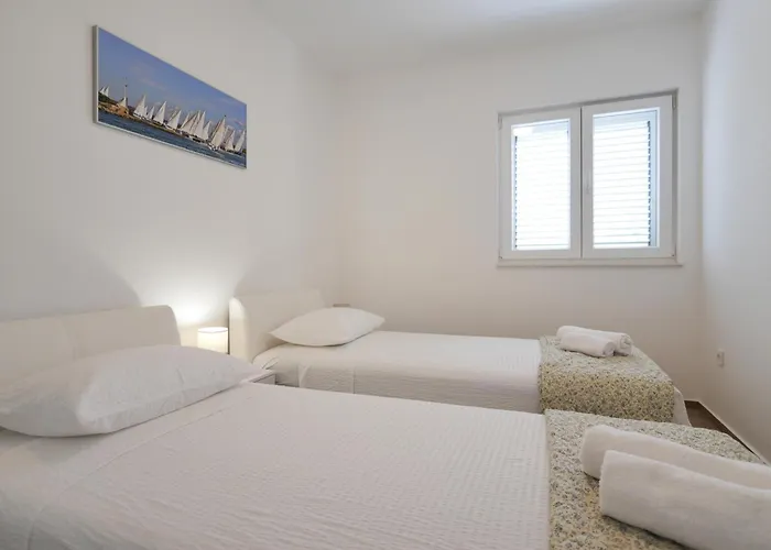- New Near Podvrske Apartamento Murter